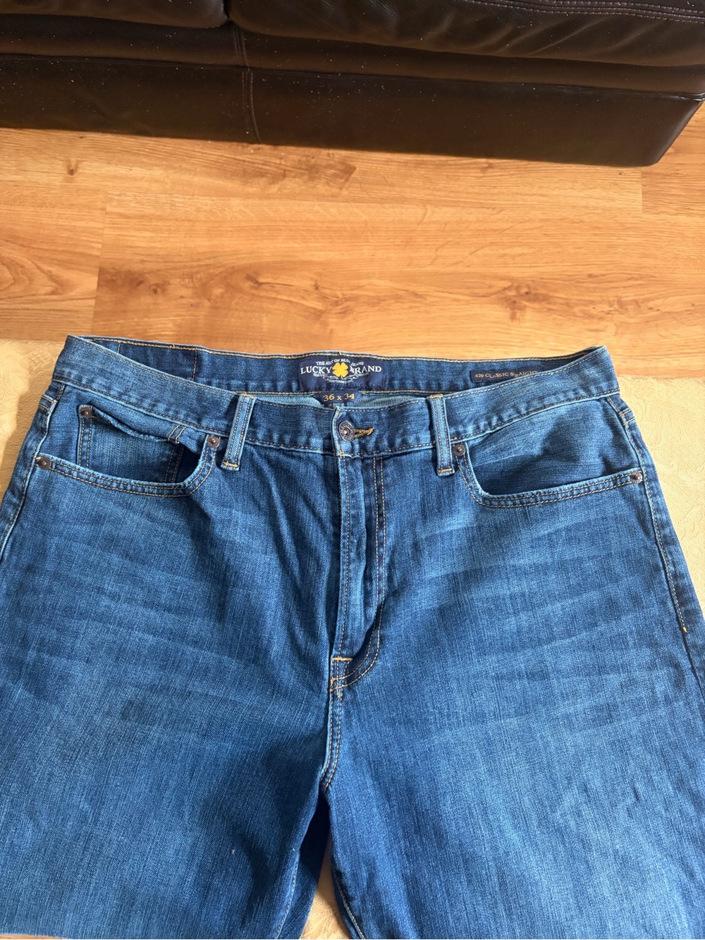 Lucky Brand Men's Medium Blue Relaxed Fit Jeans